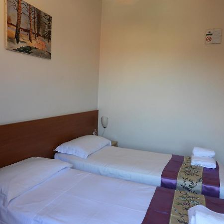 B&B Isola Fiumicino Bagian luar foto
